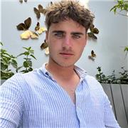 Je peux vous initier aussi bien sur le codage que sur les suites offices ainsi que sur MACOS